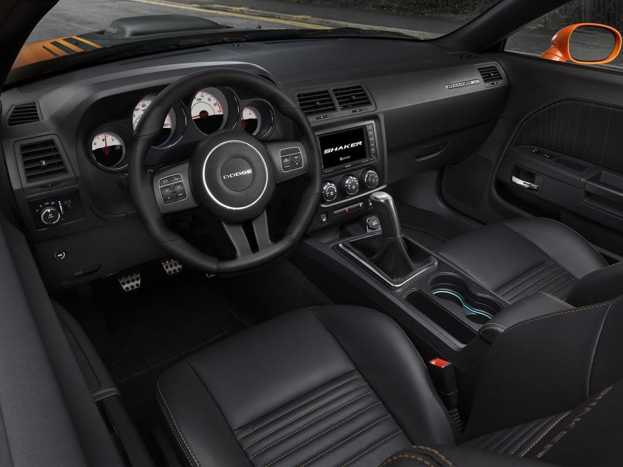  Dodge Challenger R/T Shaker 2014 года  (фото 8 из 18)